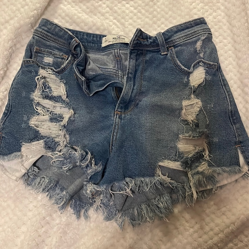 Size 7 Hollister high-rise vintage jean shorts